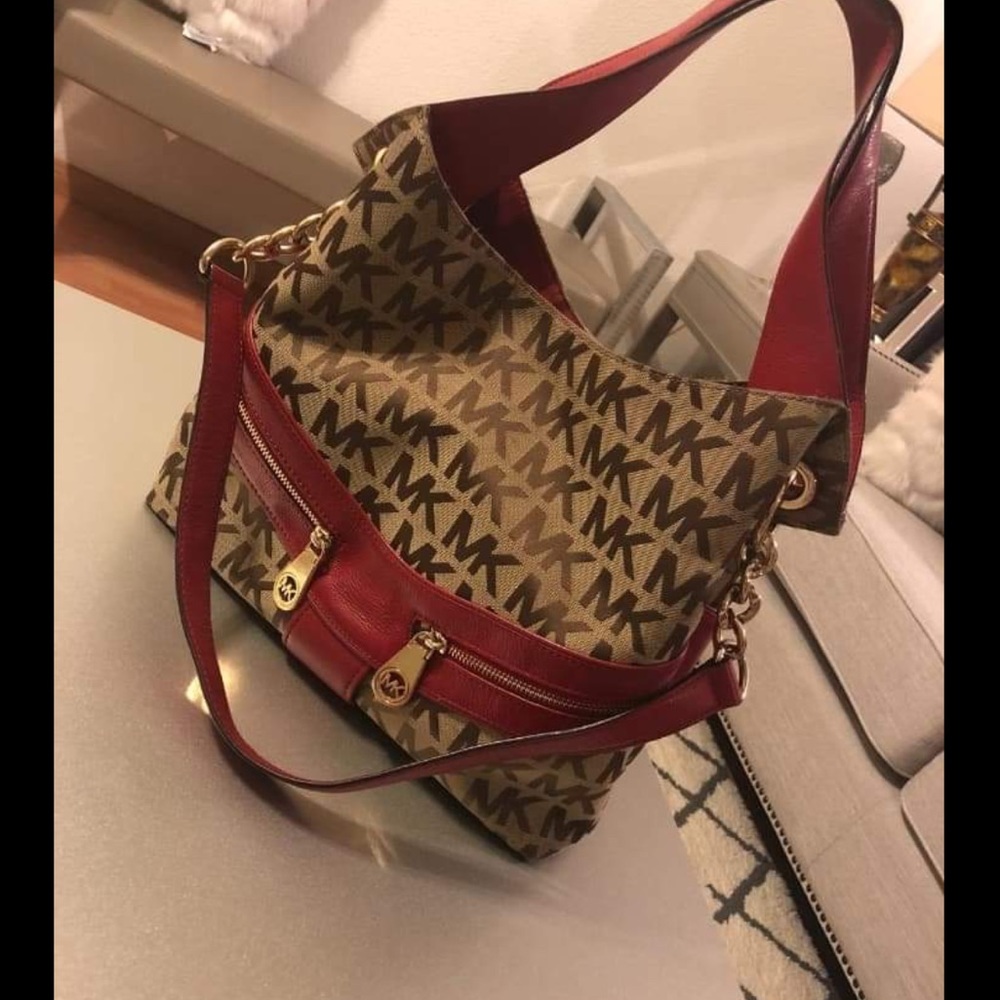 MK medium size sachet bag